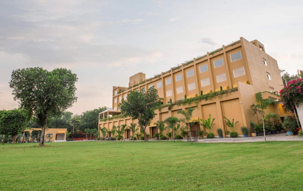 The Lalita Grand Mathura- Vrindavan Εξωτερικό φωτογραφία