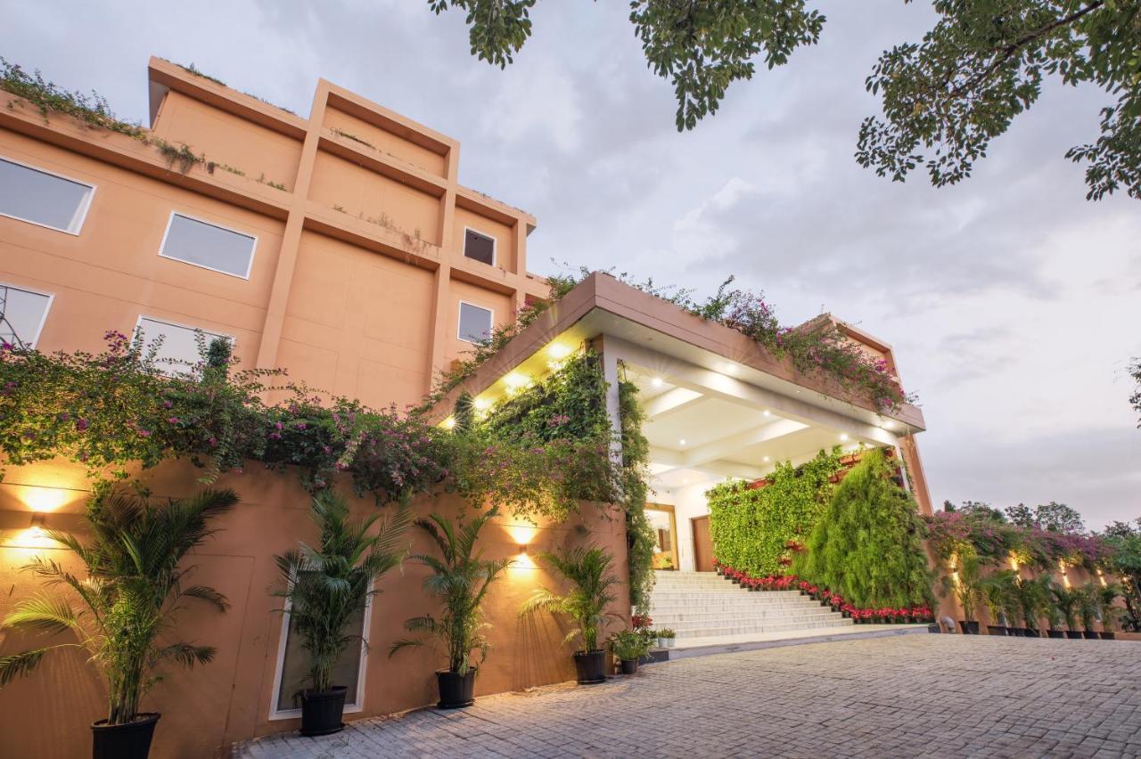 The Lalita Grand Mathura- Vrindavan Εξωτερικό φωτογραφία
