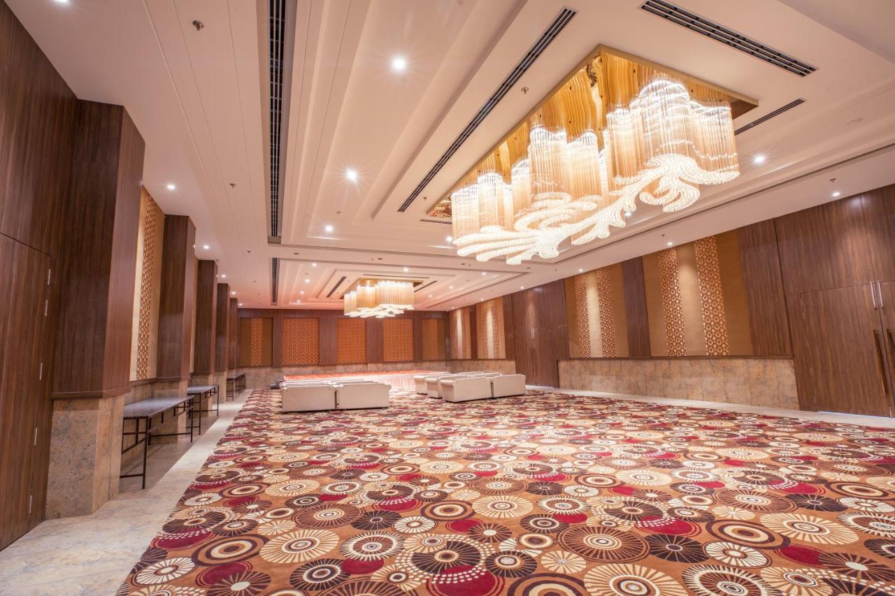 The Lalita Grand Mathura- Vrindavan Εξωτερικό φωτογραφία