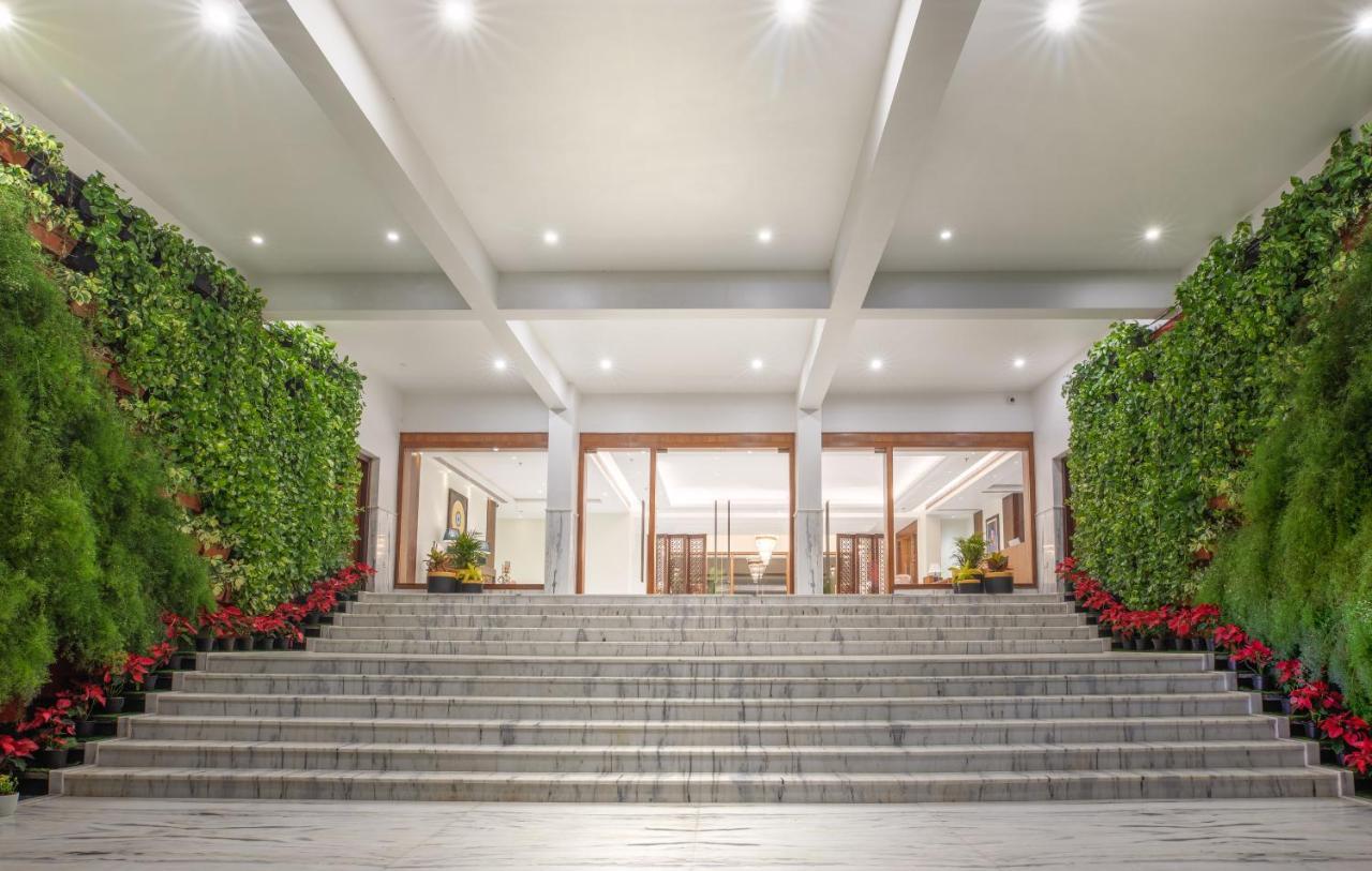 The Lalita Grand Mathura- Vrindavan Εξωτερικό φωτογραφία