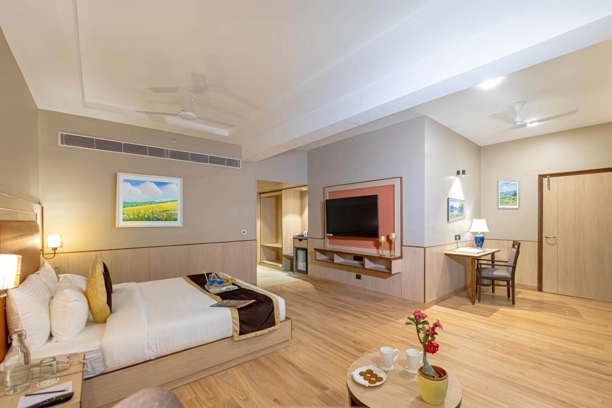 The Lalita Grand Mathura- Vrindavan Εξωτερικό φωτογραφία