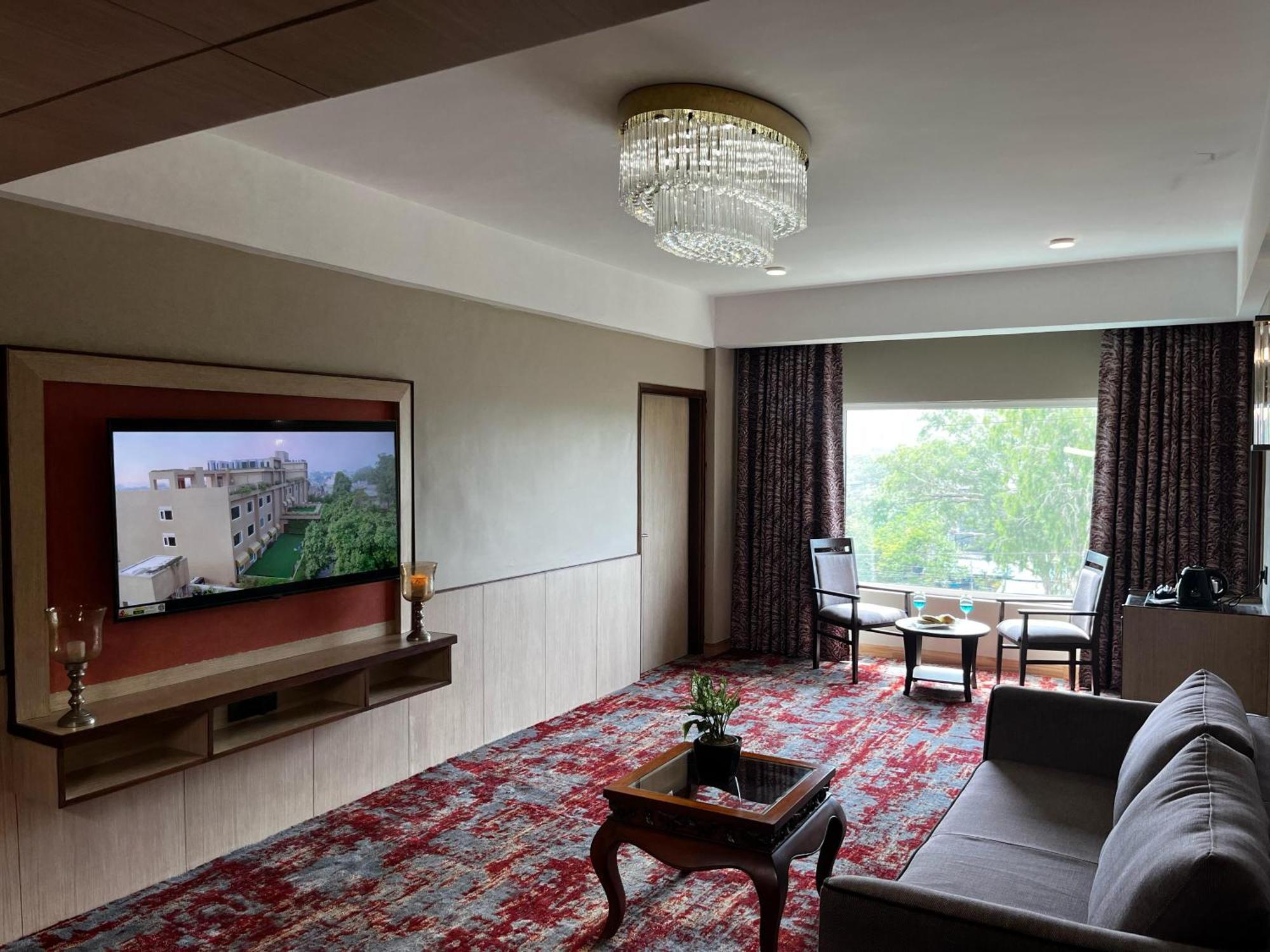 The Lalita Grand Mathura- Vrindavan Εξωτερικό φωτογραφία